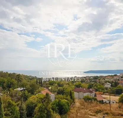 Снимка 3 — Многостаен апартамент във Варна, Бриз