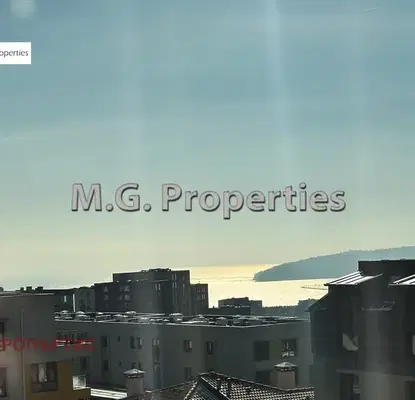 Снимка 2 — Многостаен апартамент във Варна, Бриз