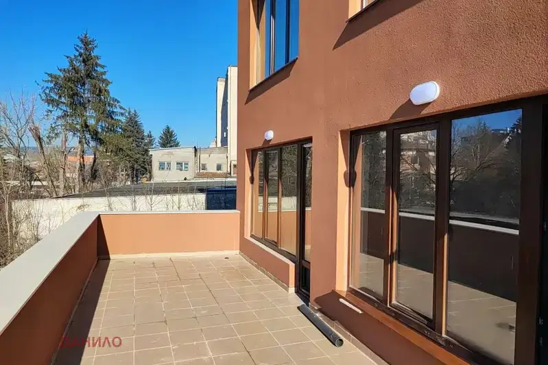 4-bedroom apartment in Veliko Tyrnovo, Buzludja