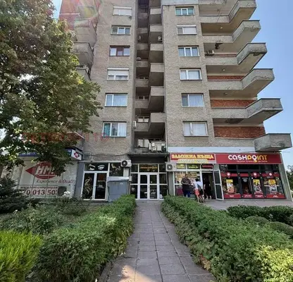Снимка 2 — Многостаен апартамент във Велико Търново, Център