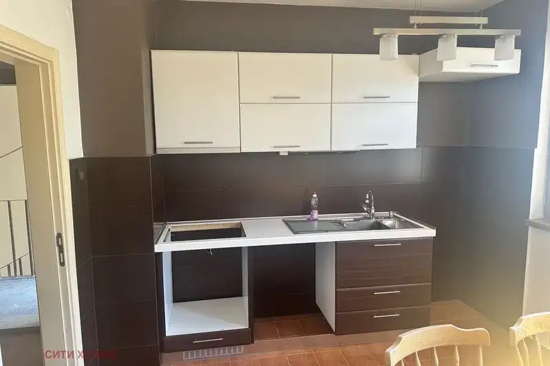 4-bedroom apartment in Kyrdjali, Centyr