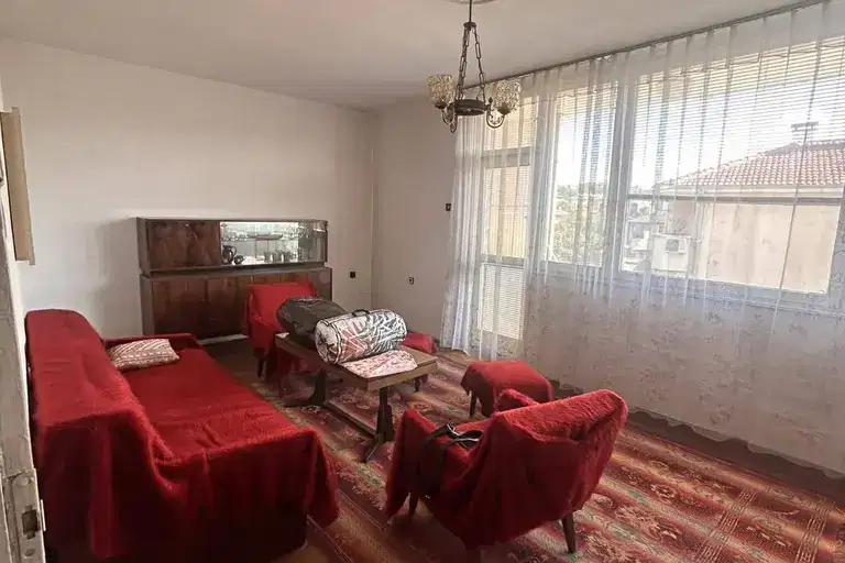 4-bedroom apartment in Tyrgovishte, Centyr