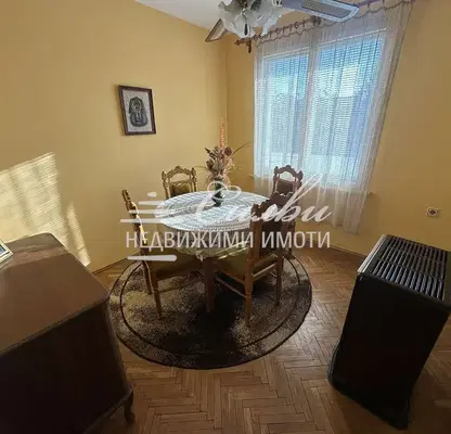 Photo 3 — 4-bedroom apartment in Tyrgovishte, Centyr