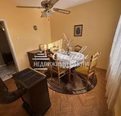 Photo 4 — 4-bedroom apartment in Tyrgovishte, Centyr