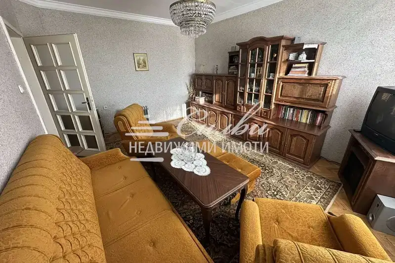 4-bedroom apartment in Tyrgovishte, Centyr