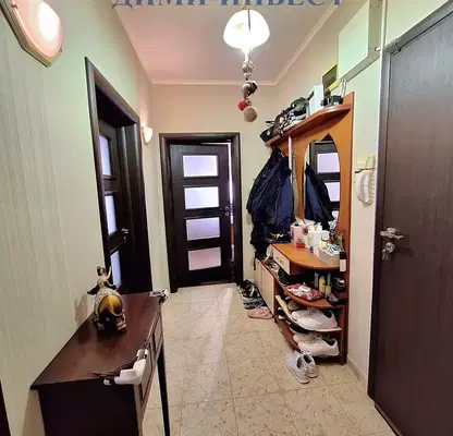 Снимка 4 — Многостаен апартамент в Добрич, Център