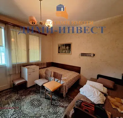 Снимка 3 — Многостаен апартамент в Добрич, Център
