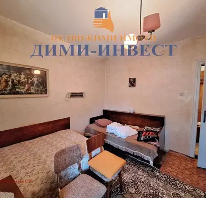 Снимка 4 — Многостаен апартамент в Добрич, Център