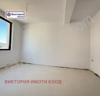 Снимка 2 — Многостаен апартамент във Велико Търново, Център