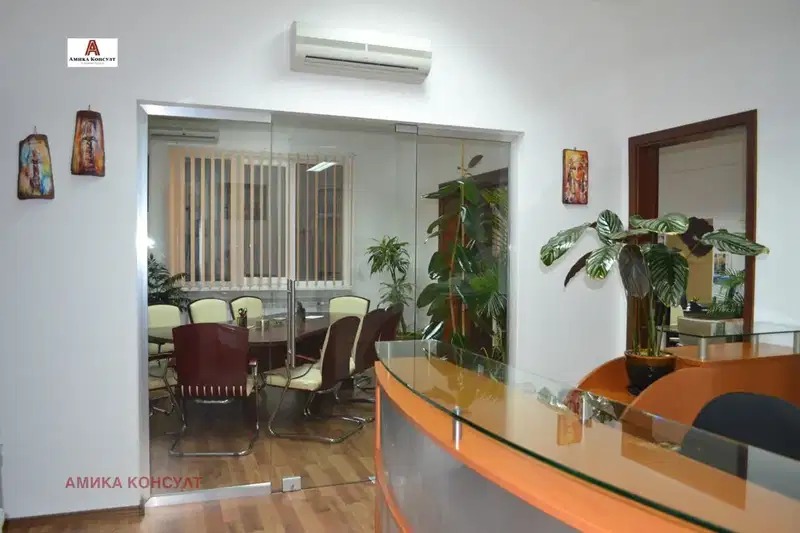 4-bedroom apartment in Sofiya, Centyr
