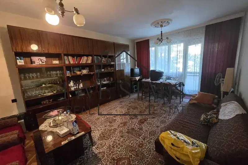 4-bedroom apartment in Dobrich, Centyr