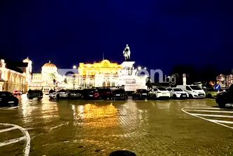 Многостаен апартамент в София, Център