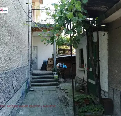 Снимка 2 — Многостаен апартамент в Пазарджик, Център