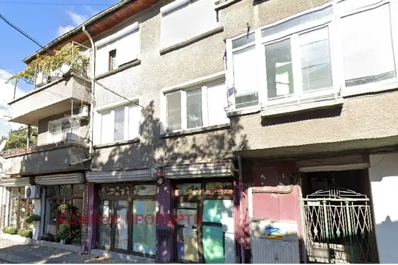 4-bedroom apartment in Plovdiv, Centyr