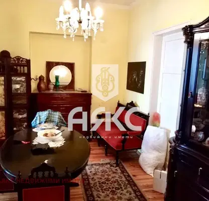 Снимка 3 — Многостаен апартамент в София, Център