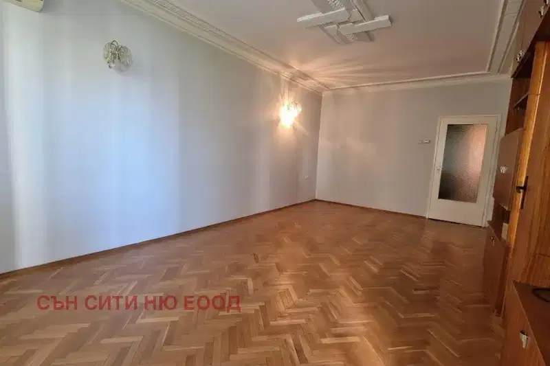 Многостаен апартамент в София, Център