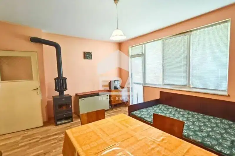 4-bedroom apartment in Tyrgovishte, Centyr