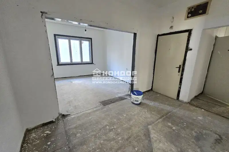 4-bedroom apartment in Plovdiv, Centyr