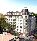 Четиристаен апартамент с югоизточно изложение в центъра на София