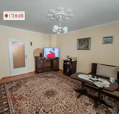 Снимка 4 — Многостаен апартамент в Русе, Център