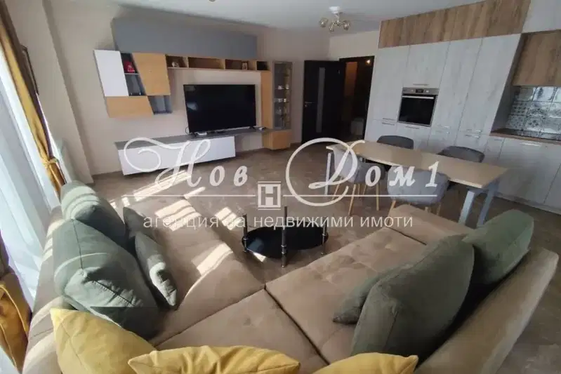 4-bedroom apartment in Plovdiv, Centyr