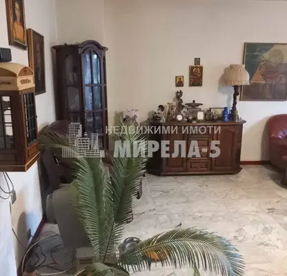 Photo 2 — 4-bedroom apartment in Ruse, Centyr
