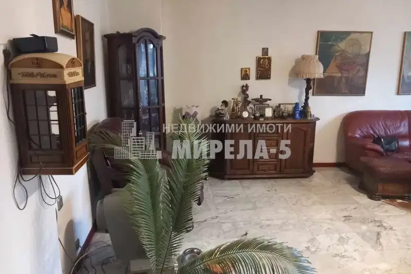 4-bedroom apartment in Ruse, Centyr