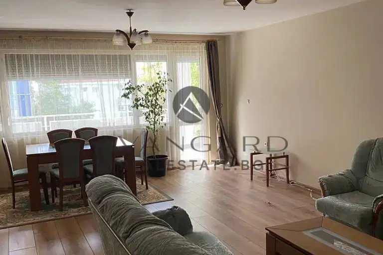 4-bedroom apartment in Plovdiv, Centyr
