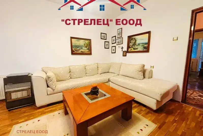 4-bedroom apartment in Dobrich, Centyr