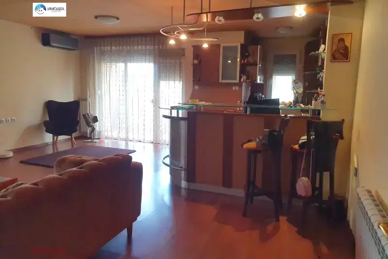 4-bedroom apartment in Veliko Tyrnovo, Centyr