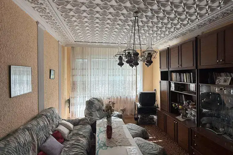 Многостаен апартамент в Добрич, Център