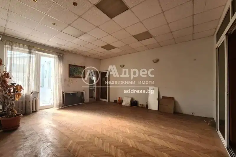 Многостаен апартамент в София, Център