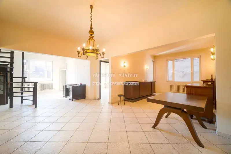 4-bedroom apartment in Sofiya, Centyr