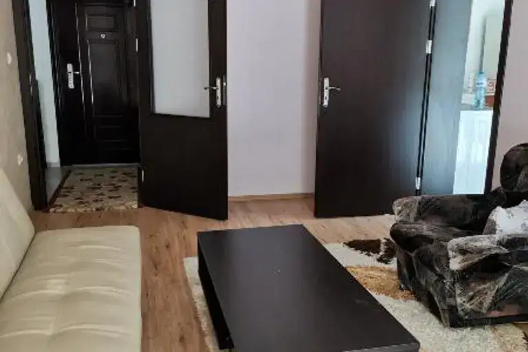 4-bedroom apartment in Kyrdjali, Centyr