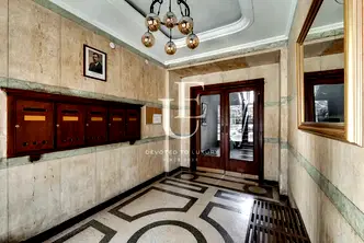 4-стаен апартамент с балкон и високи тавани в Център, София