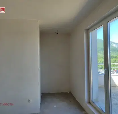 Снимка 4 — Многостаен апартамент във Враца, Център