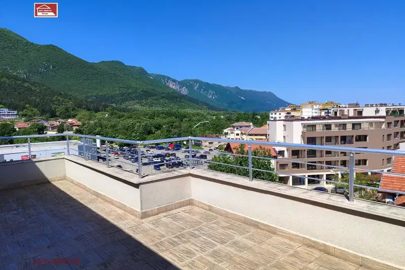 4-bedroom apartment in Vraca, Centyr