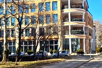 Многостаен апартамент в Перник, Център
