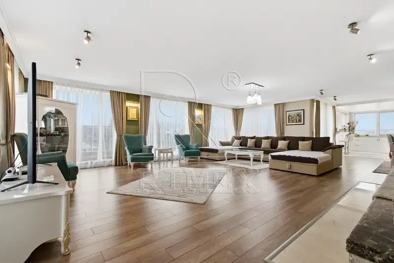 4-bedroom apartment in Plovdiv, Centyr