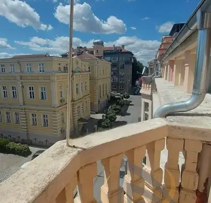 Снимка 2 — Многостаен апартамент в Бургас, Център