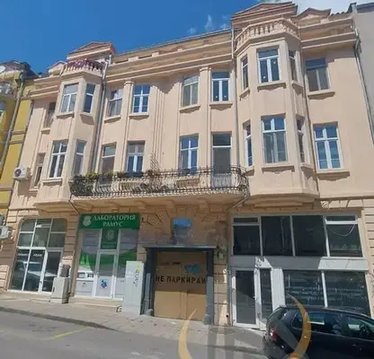 Снимка 4 — Многостаен апартамент в Бургас, Център