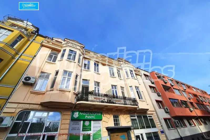 4-bedroom apartment in Burgas, Centyr