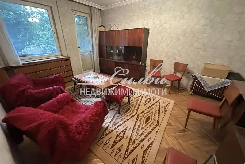 4-bedroom apartment in Tyrgovishte, Centyr