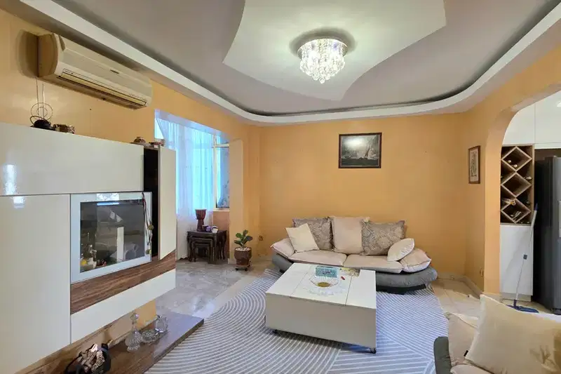 4-bedroom apartment in Plovdiv, Centyr