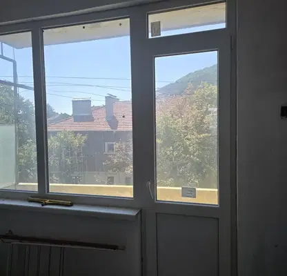 Снимка 4 — Многостаен апартамент в Шумен, Център