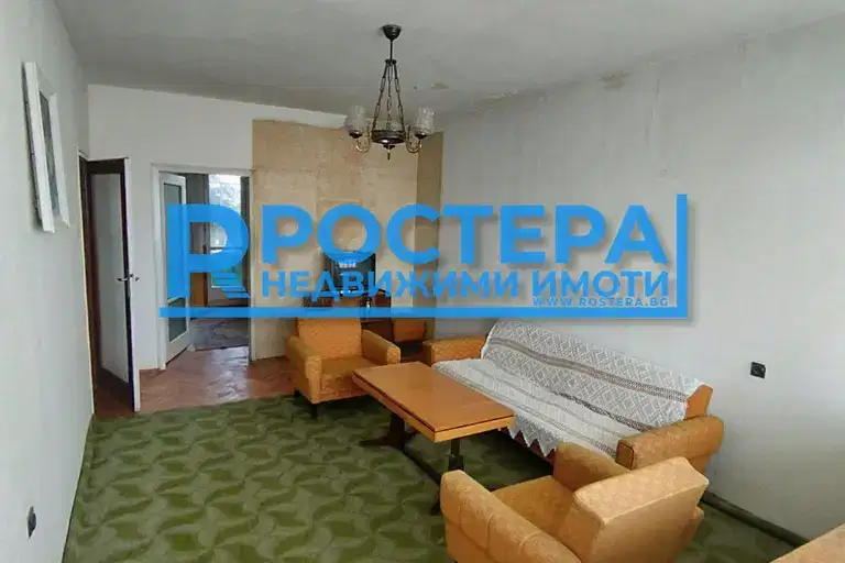 4-bedroom apartment in Tyrgovishte, Centyr