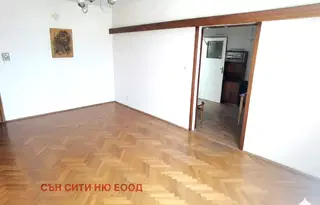 Многостаен апартамент в София, Докторски паметник