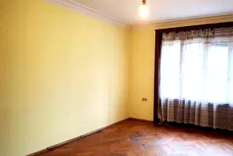 Многостаен апартамент в София, Докторски паметник