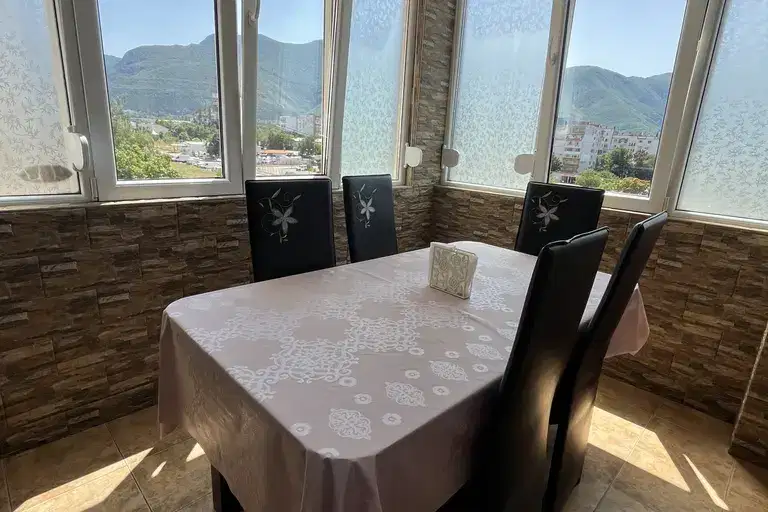 4-bedroom apartment in Vraca, Dybnika