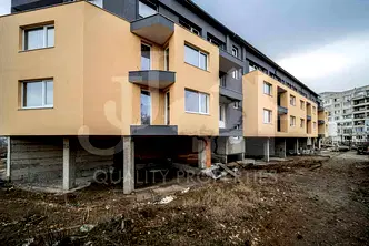 Многостаен апартамент в София, Експериментален